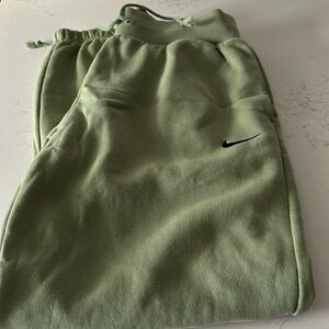 Brand new Nike Sweatpants!